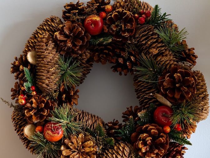 Traditional Christmas Wreath (35cm)